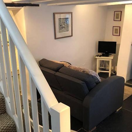Molls Yard Newly Decorated Apartment Port Isaac Bagian luar foto