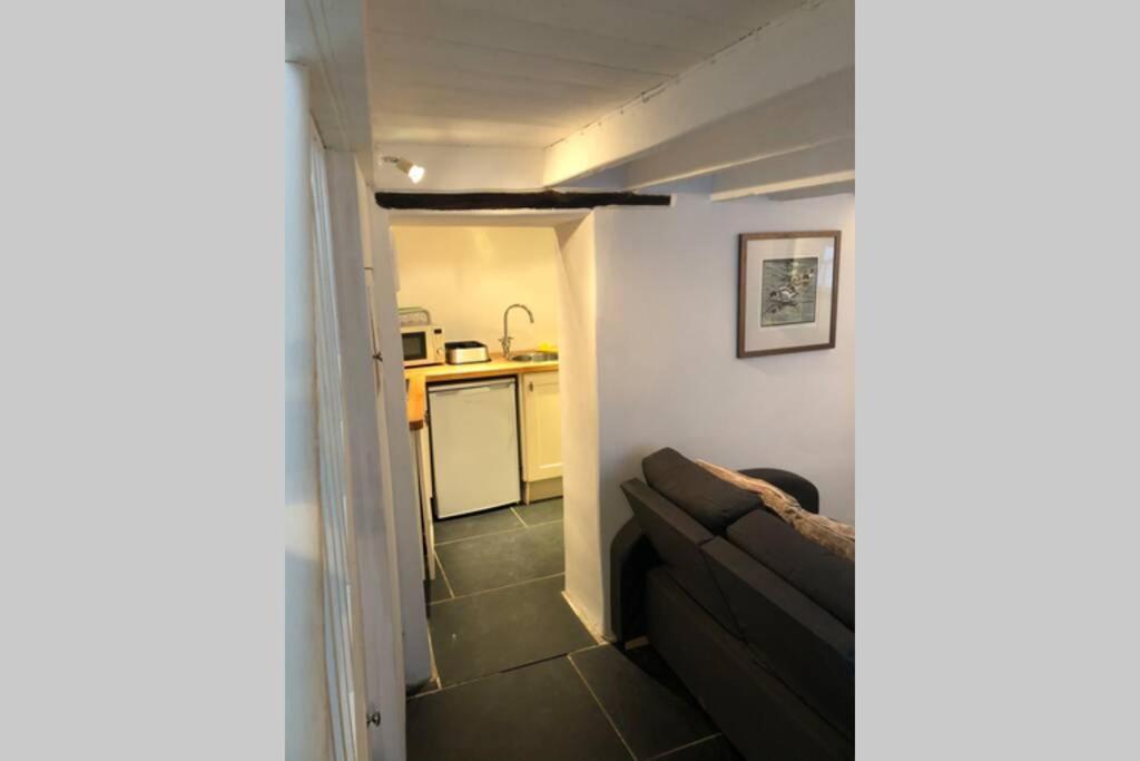 Molls Yard Newly Decorated Apartment Port Isaac Bagian luar foto